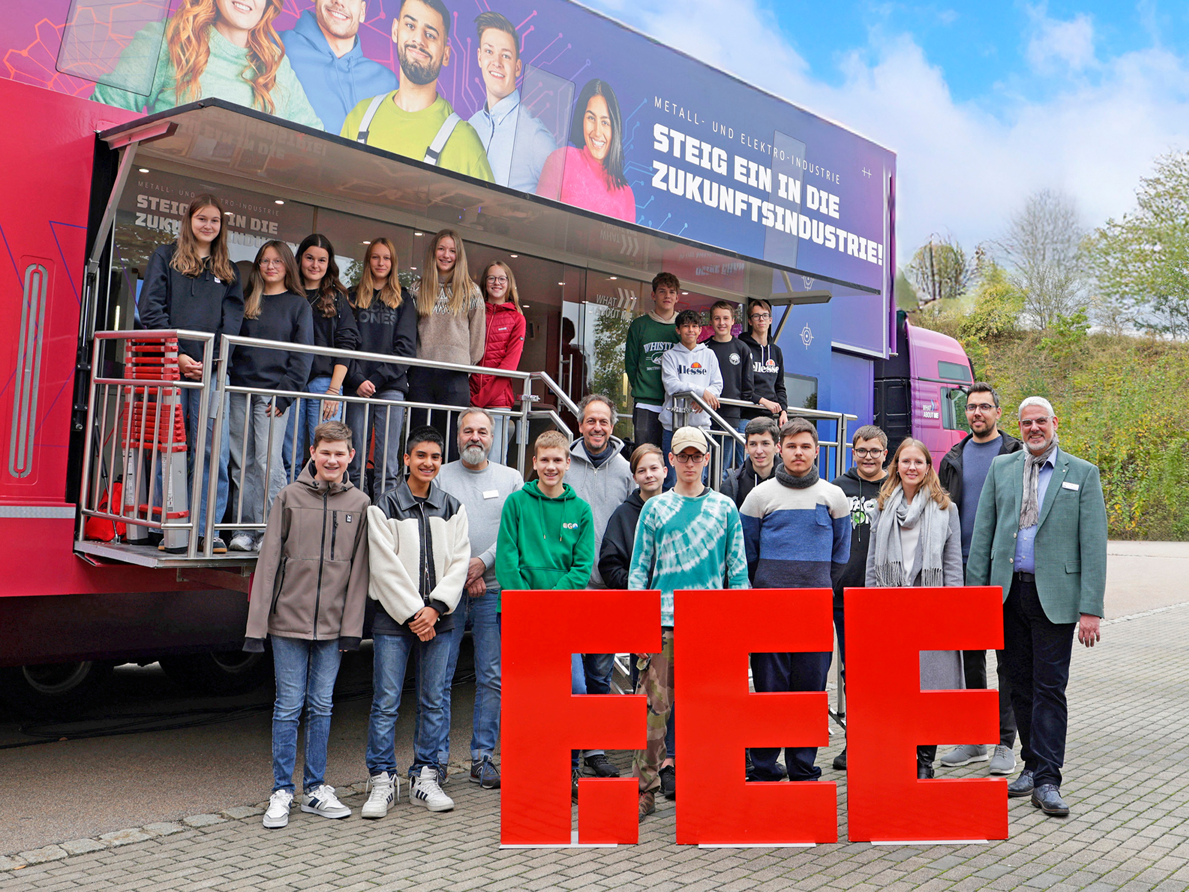 Gruppenfoto-Orthenburg-Gymnasium-Oberviechtach-F.EE-Aktionstage-Ausbildung-bayme-vbn Gruppenfoto-Orthenburg-Gymnasium-Oberviechtach-F.EE-Aktionstage-Ausbildung-bayme-vbn