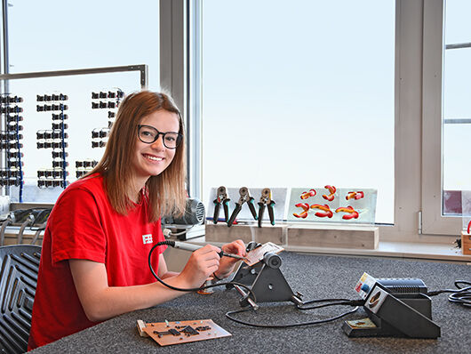 [Translate to EN:] ausbildung zum elektroniker